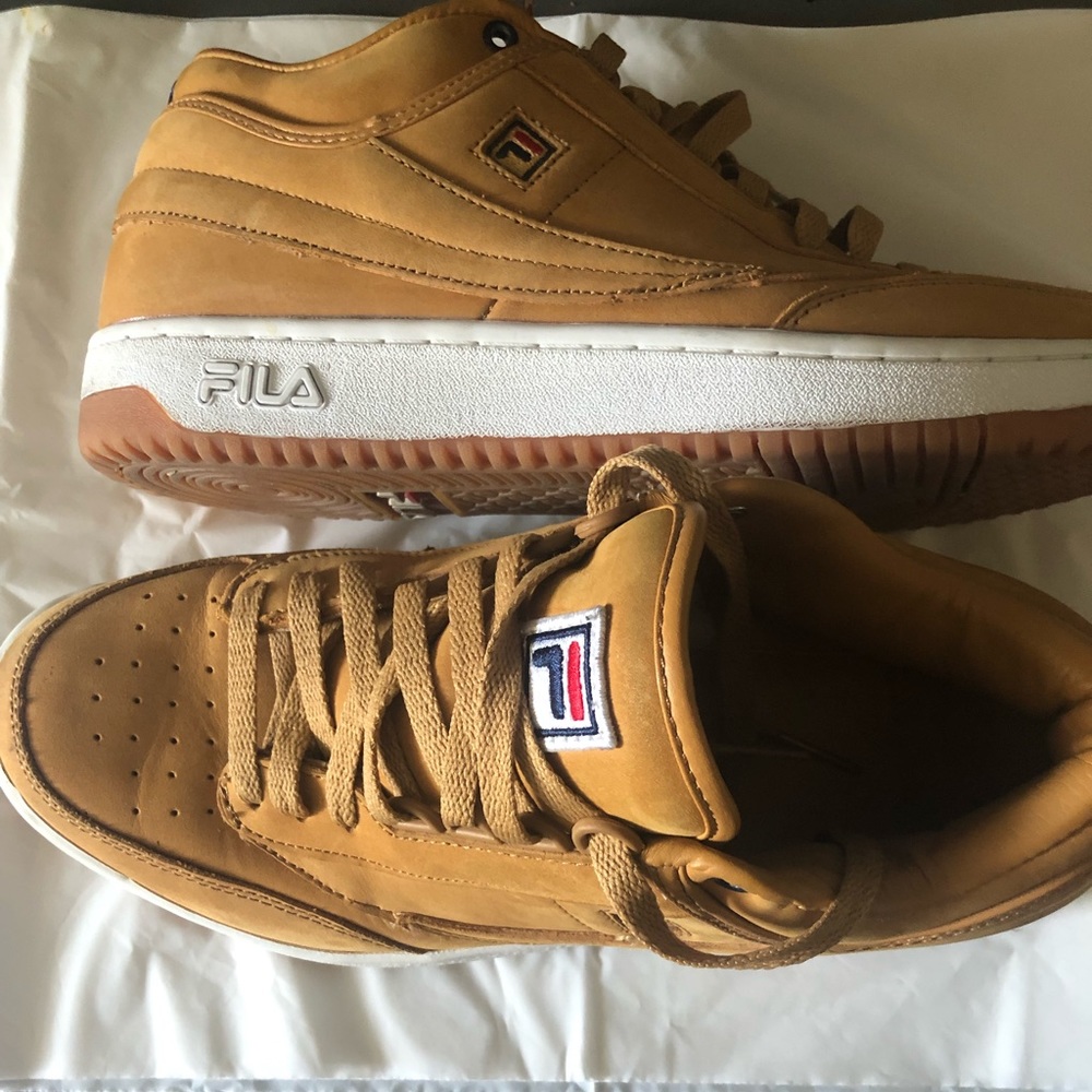 Tennis Shoes